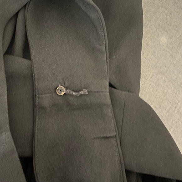 Banana Republic Tier Double V-Neck Sleeveless Blouse Top, Black Mixed Media LP - Picture 6 of 6